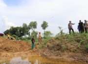 Mitigasi, Kapolres Sumenep Cek Lokasi Tanggul Jebol di Desa Patean