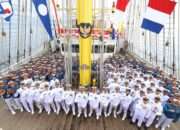 Upacara HUT TNI AL ke-80 di KRI Bima Suci Saat Berlayar di Laut Cina Selatan