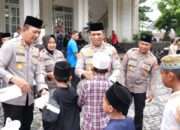 Jumat Berkah Polresta Sidoarjo, Bagikan 3.000 Nasi Kotak untuk Masyarakat