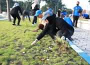 ASN Sidoarjo ramai-ramai Kerja Bakti Bersihkan alun-alun