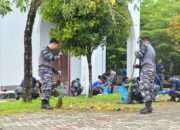 Satgas Operasi Trisila-26 Gelar Karya Bakti Bersih Bersih Rumah Ibadah di Kesatrian Tawiri Kodaeral IX