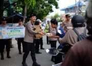 Ramadhan Peduli, Polsek Taman Bagikan Takjil untuk Masyarakat