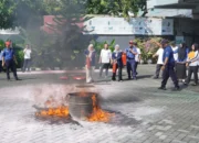 Diskominfo Jatim Tingkatkan Kesiapsiagaan Pegawai Lewat Sosialisasi dan Simulasi Kebakaran