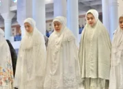 Gubernur Khofifah Salat Iduladha 1447H Bersama Ribuan Jamaah di Masjid Al Akbar Surabaya