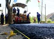 ‎Aroma Aspal Panas di Desa Slempit, Warga Tersenyum Bangga