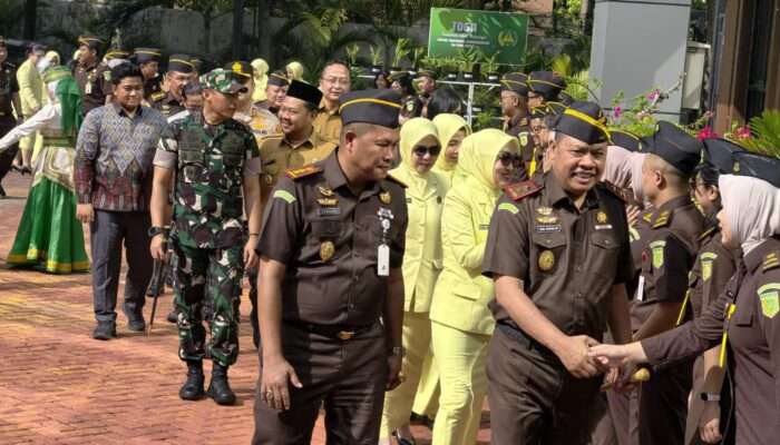 Kajati Jatim Kunjungi Kejari Gresik, Perkuat Sinergi Penegakan Hukum dan Pelayanan Publik