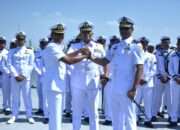 Tongkat Komando Berganti, Satban Koarmada II Gelar Sertijab Komandan KRI Arun-903 dan Penyerahan Jabatan Komandan KRI Tarakan-905
