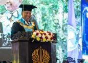 Gelar Wisuda ke-120 Unesa, Ini Tiga Pesan Rektor Unesa pada Wisudawan