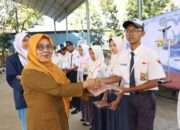 MPLS 2026 SMKN 1 Cerme Gresik Tanamkan Kepedulian Sosial, Sekolah Salurkan Bantuan Seragam bagi Siswa Kurang Mampu