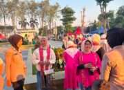 Polwan Polresta Sidoarjo Amankan Car Free Day Alun-alun