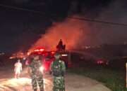Komandan Kodaeral XI Kerahkan Tim Siaga Bencana, TNI AL Sigap Bantu Padamkan Kebakaran di Merauke