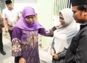 Takziah ke Keluarga Korban KM Virgo Transport 8, Gubernur Khofifah Berikan Santunan dan Siapkan Bantuan Pendidikan