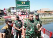 Danrem Bhaskara Jaya Dampingi Kasad Menyapa Warga Genting Kalianak, Tinjau Jembatan dan Salurkan Sembako