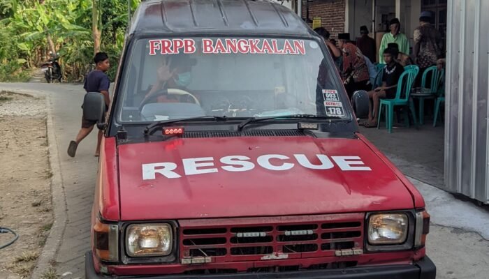 Ambulans FRPB Bangkalan SNIPER 003 Antar Jenazah dari Juanda ke Tulungagung