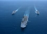 KRI Brawijaya-320 dan KRI Prabu Siliwangi-321 Kawal Kedatangan ITS Giuseppe Garibaldi di Perairan Indonesia