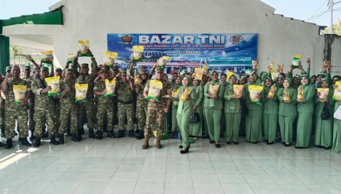 Semarak HUT ke-81 TNI, Kodim 0817/Gresik Hadirkan Bazar Kebutuhan Pokok