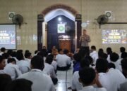 Polresta Sidoarjo Beri Edukasi Bahaya Kenakalan Remaja, Bullying dan Radikalisme ke Siswa SMPN 1 Waru